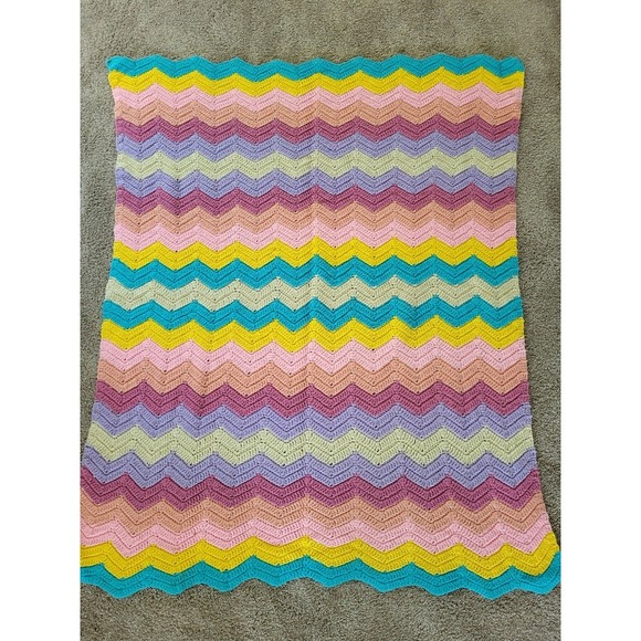 Handmade Crochet Afghan Blanket Appox. 54" x 45" Bright Pastel Chevron Pattern - Picture 4 of 7